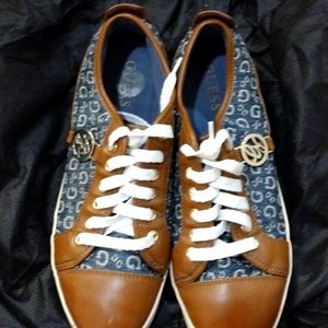 Womans Guess Shoes